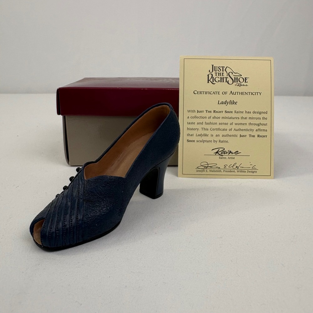 Vintage Just The Right Shoe By Raine Ladylike 25044 1999 Box and COA